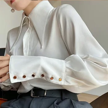 Satino marškinėliai moterims ilgomis rankovėmis 2021 m. rudenį naujų stiliaus mados dizaino aštrių apykaklės viršaus prancūzijos marškinėliai korėjos mados moterims topai